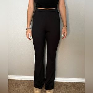 Black flare leggings// Shein// size M
